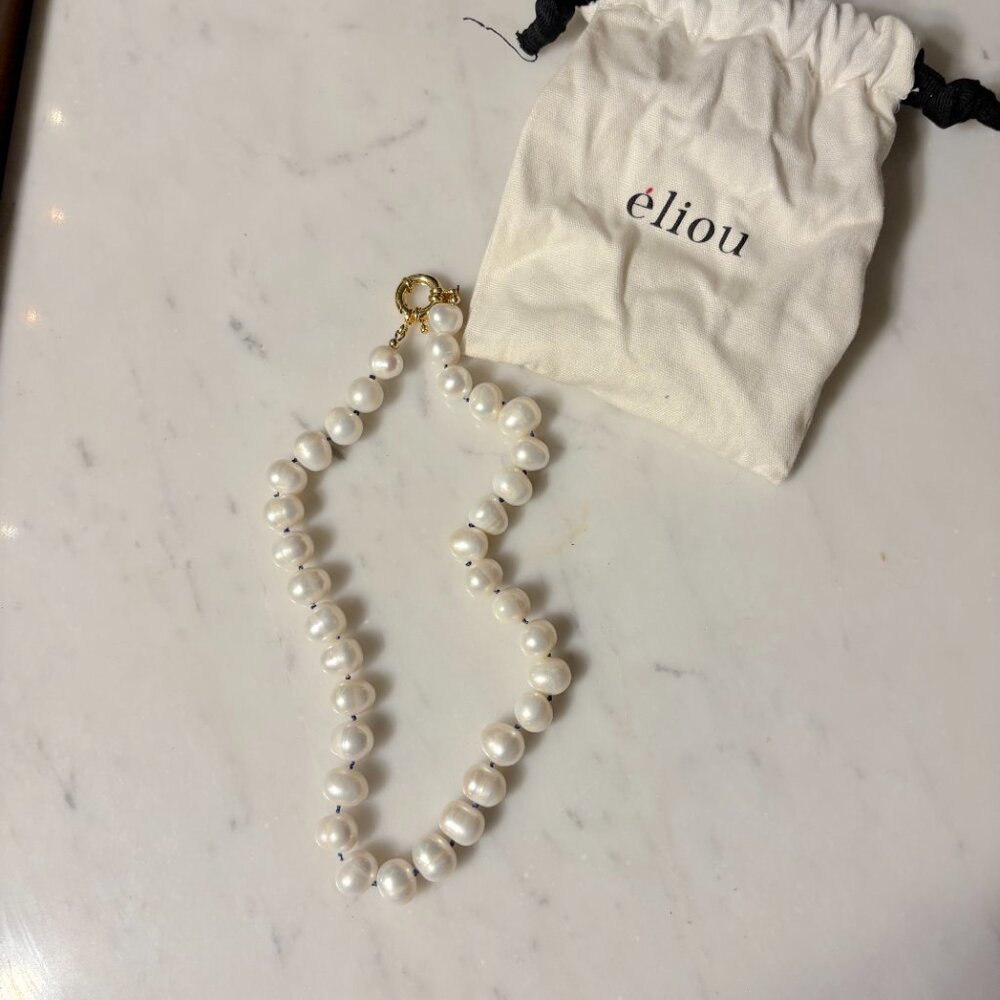 Eliou Large Pearl Necklace with Blue Knots - Picture 3 of 4